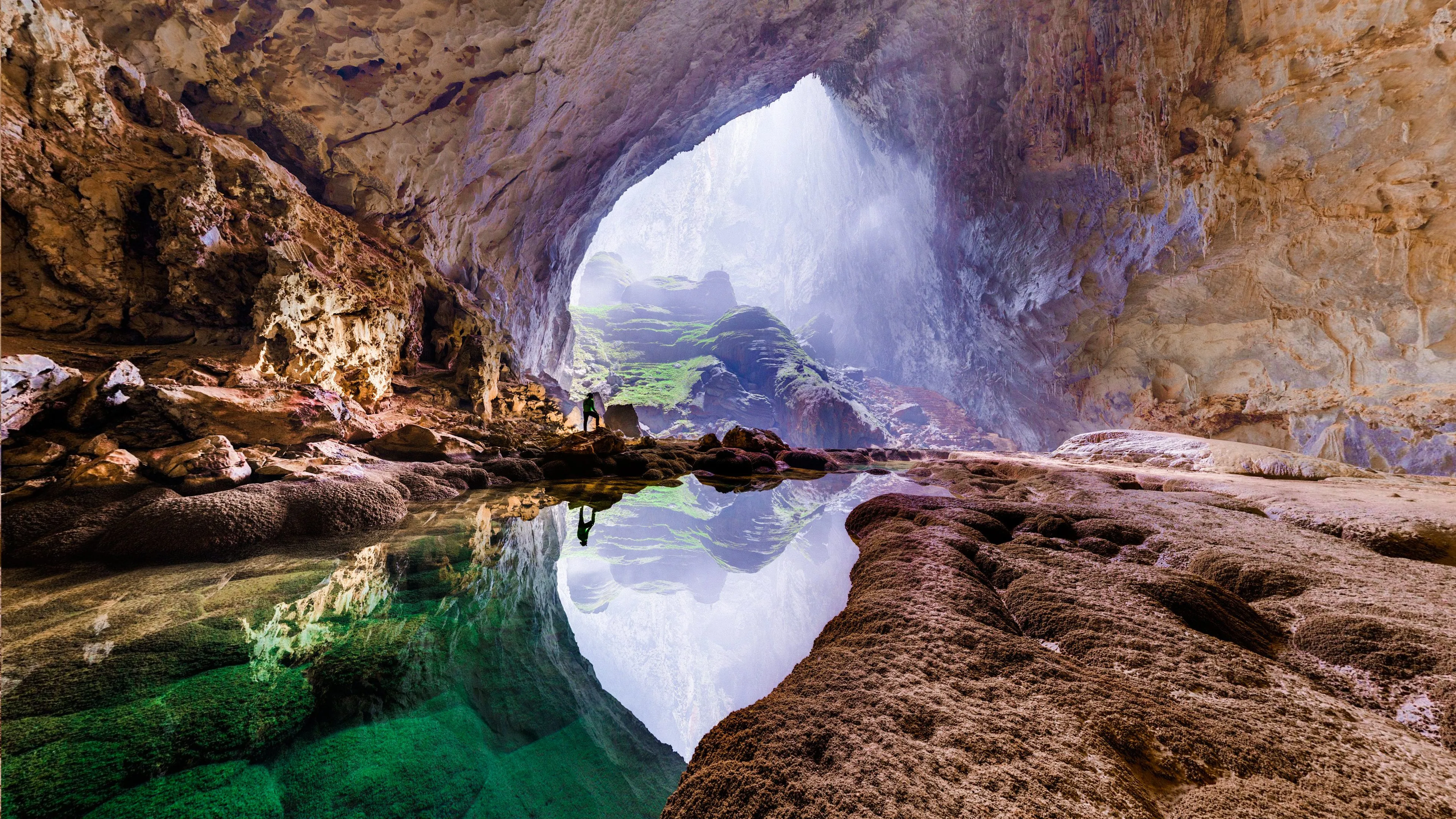 One of the views from the VR story about Son Doong.